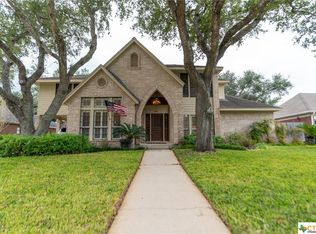 304 Woodridge Dr, Victoria, TX 77904