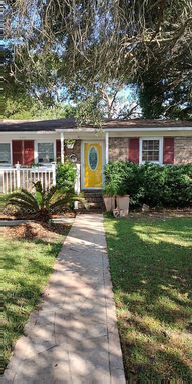 903 Tiffany Ln - Property Image