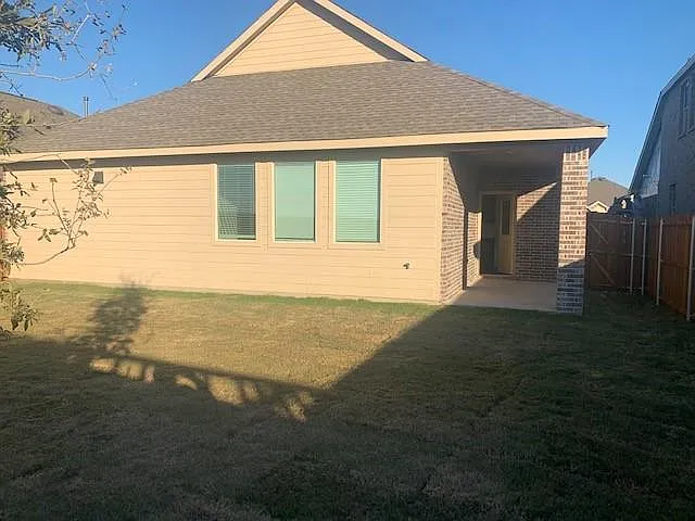 408 Hackberry St — Photo 13