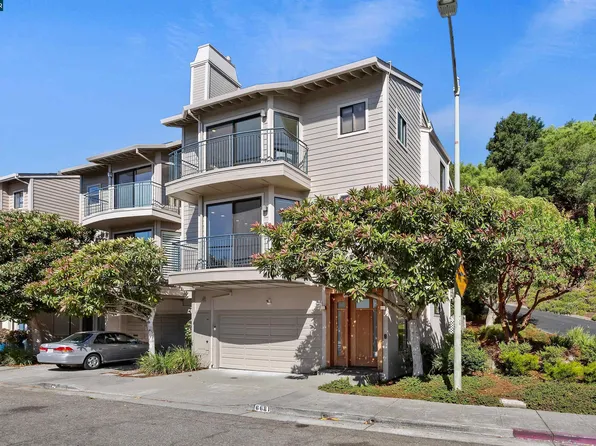 6681 Charing Cross Rd, Oakland, CA 94618