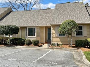 305 Quarterpath Ln, Jamestown, NC 27282