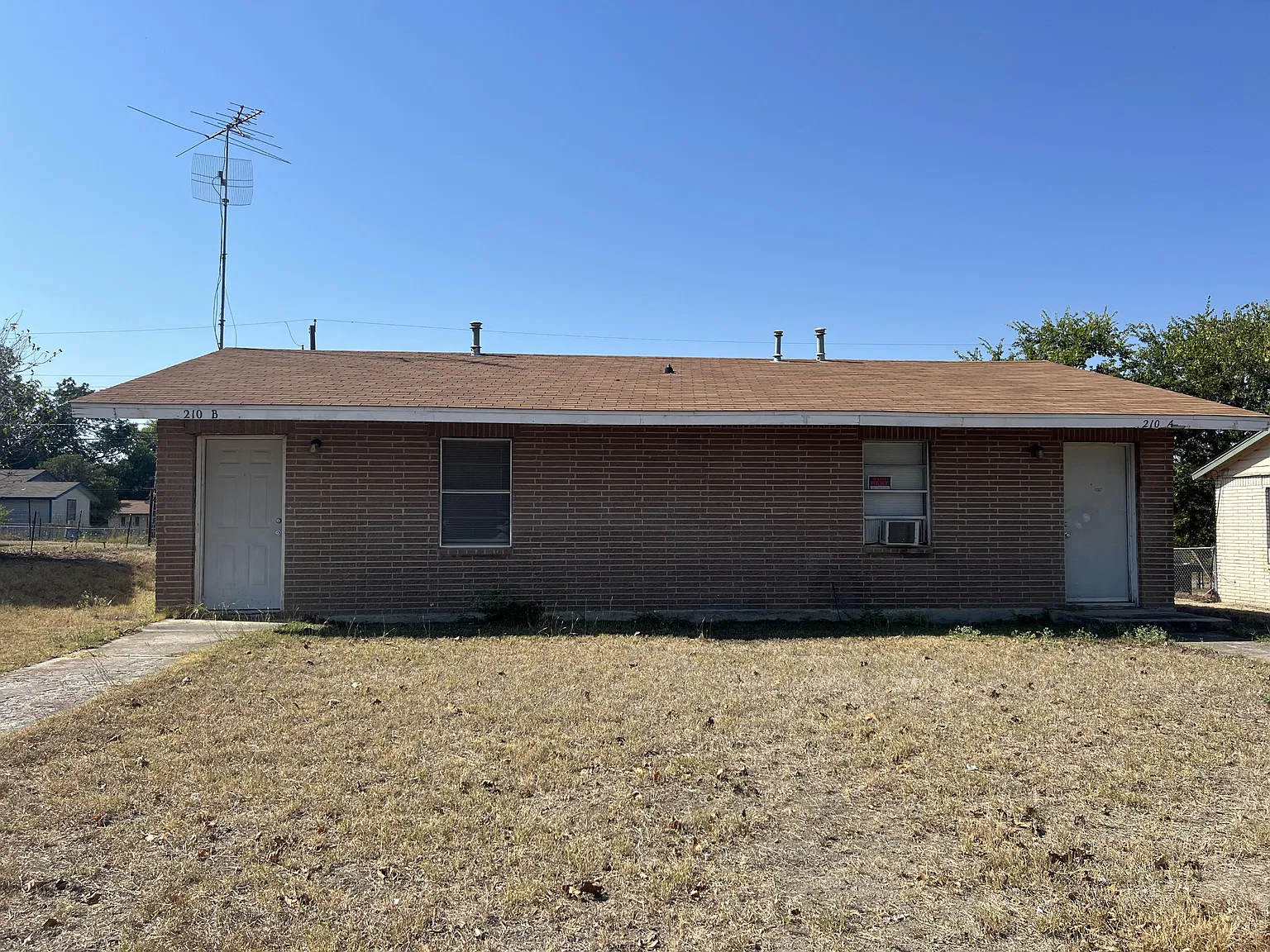 210 Marston Street - B — Photo 1