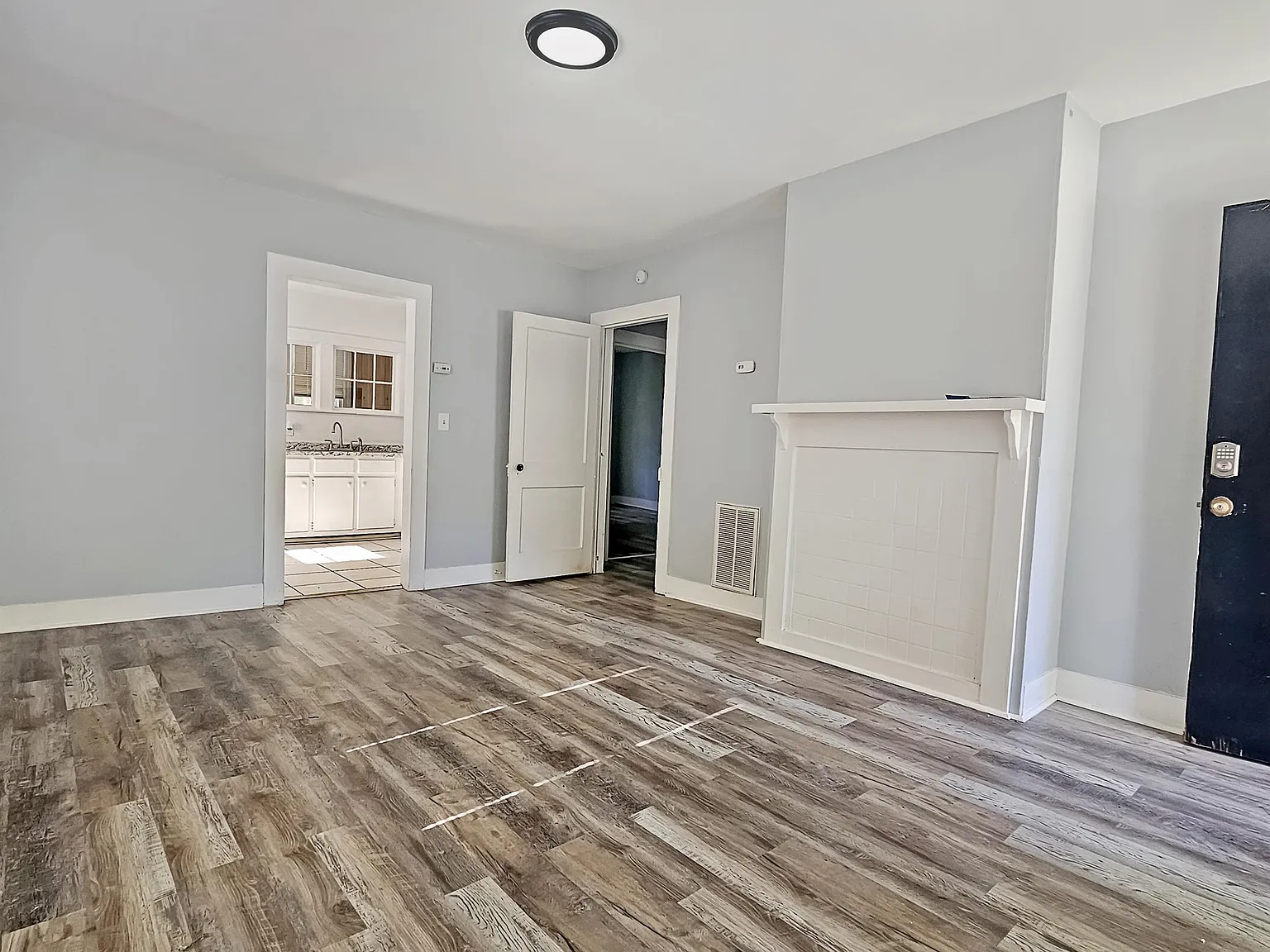 10 Clark Street - 1 — Photo 3
