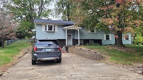1st image of 4711 Briarwood Dr