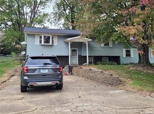 4711 Briarwood Dr, Newburgh, IN 47630