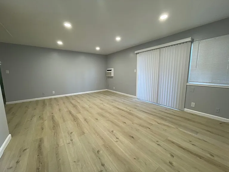 1500 Lacey Ct — Photo 2