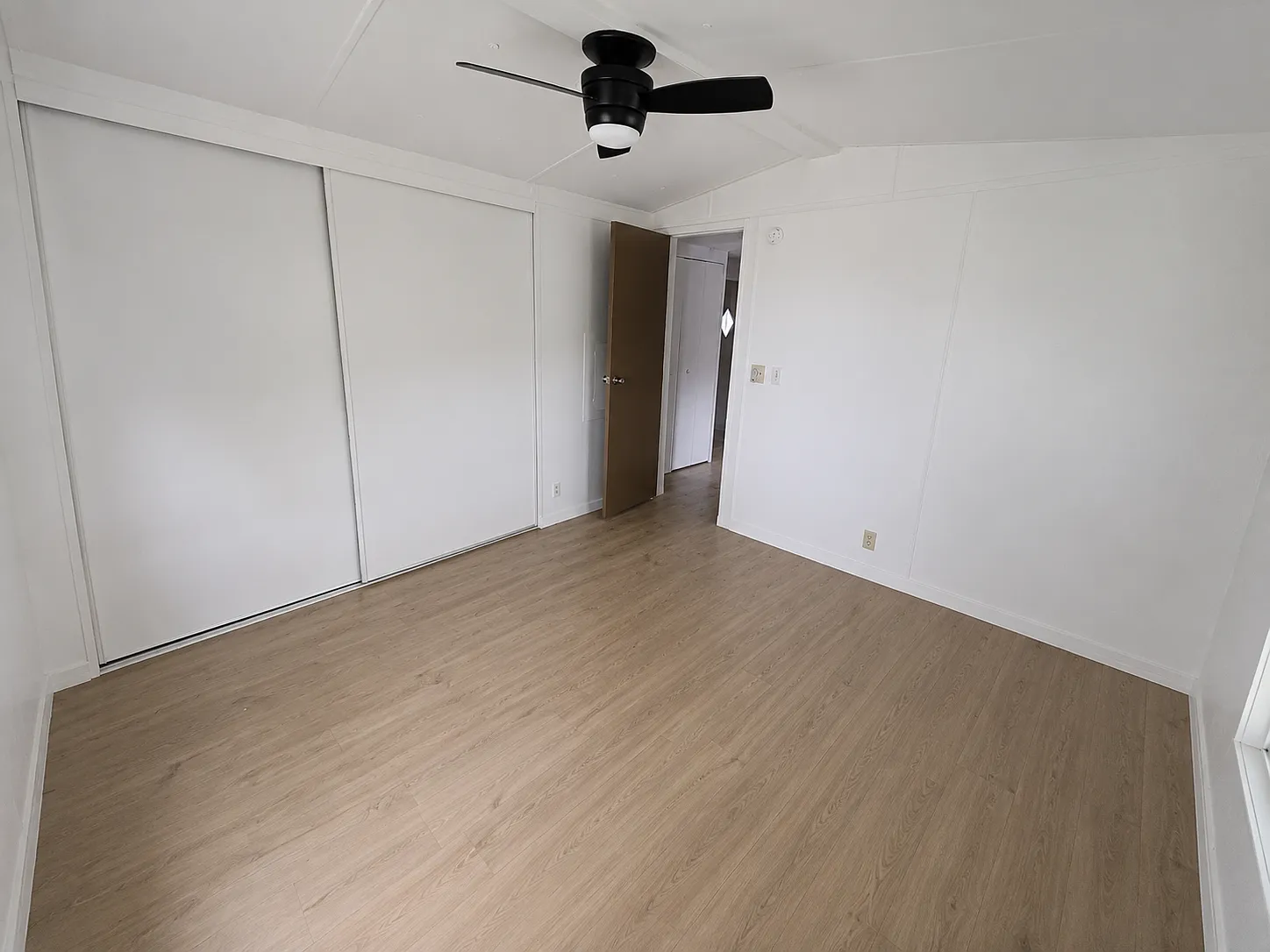 1231 Dustin Dr — Photo 4
