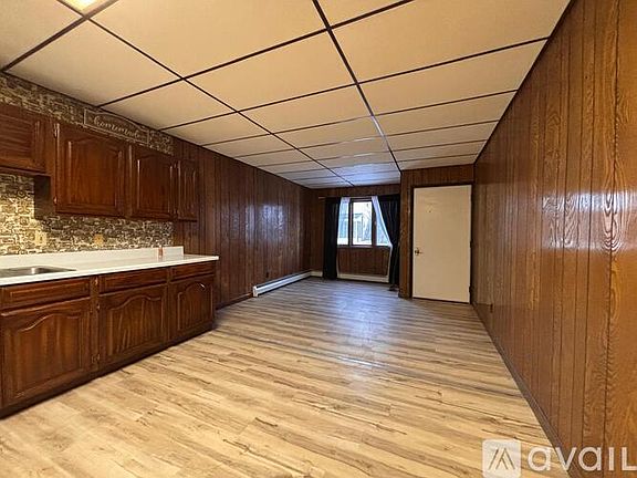 5th image of 486 Main Rd #1