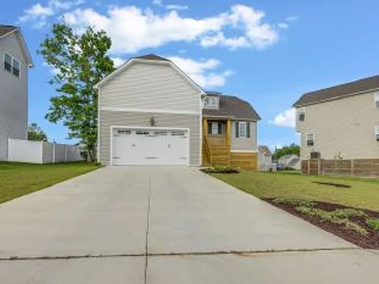 305 Broadleaf Dr — Photo 1