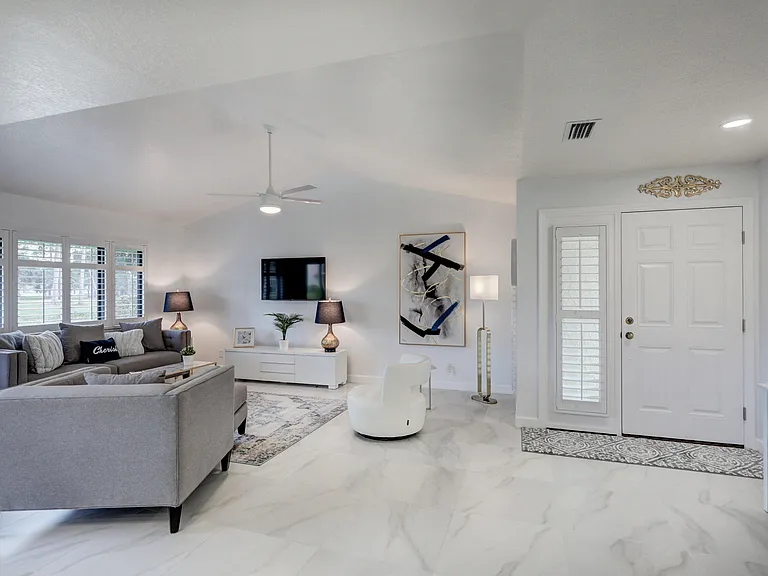 6 Lexington Ln E #D — Photo 9