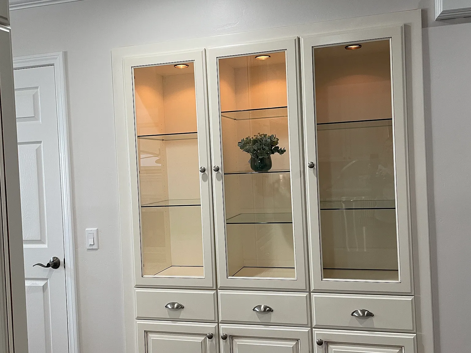 3 bed, 1450 sqft, $5,432 — Photo 2