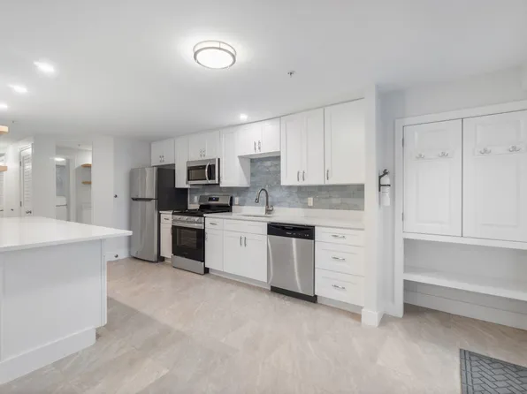 6107 Blvd East image 2 of 29