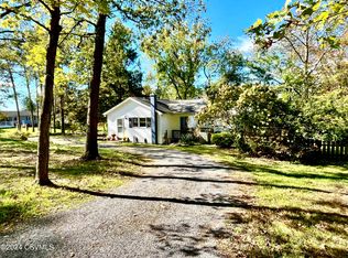 4590 County Line Rd, Winfield, PA 17889