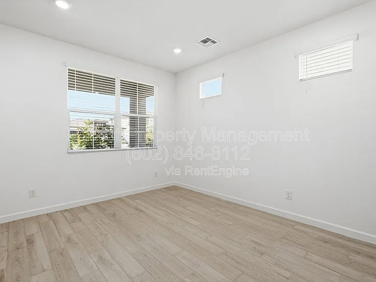 7404 W Buckhorn Trl — Photo 14