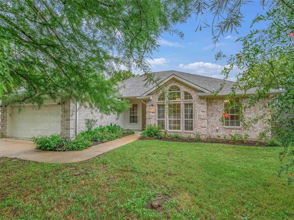 305 Augsburg Ln, College Station, TX 77845