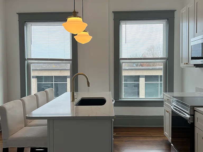 206 S Washington St #A — Photo 3