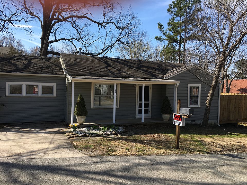 1st image of 551 E Rebecca St