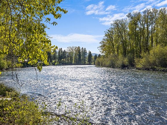 Looking West upriver. Sit riverfront and enjoy the iconic PNW sunsets throughout the year.>