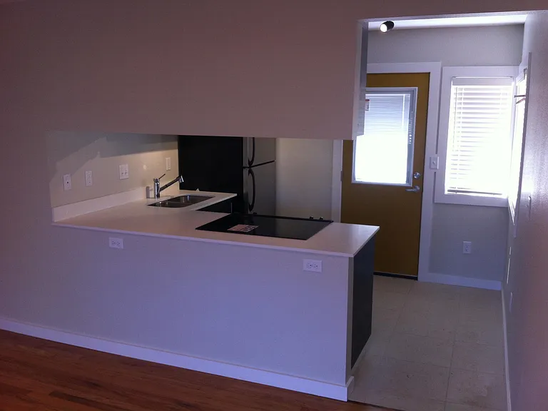 6112 N Lovely St — Photo 10