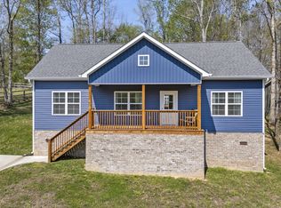 521 Lewis Ln, Charlotte, TN 37036