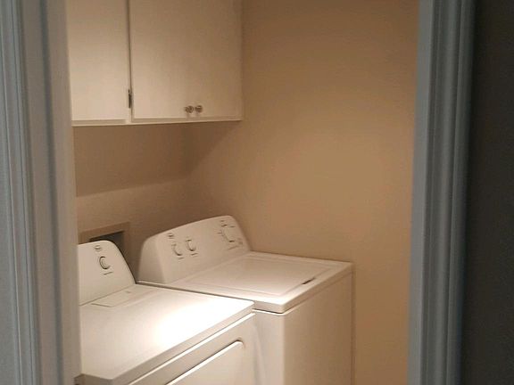 4th image of 1125 Sheridan Ave APT 61