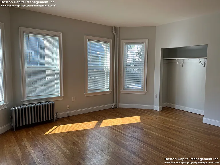 179 Belmont St — Photo 2