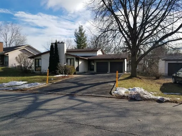 130 Withrow Ave #1A, Ottawa, ON K2G 3N7