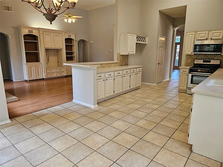 6930 Shady Ln — Photo 4