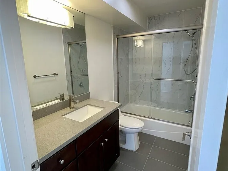10844 Blix St #101 — Photo 14