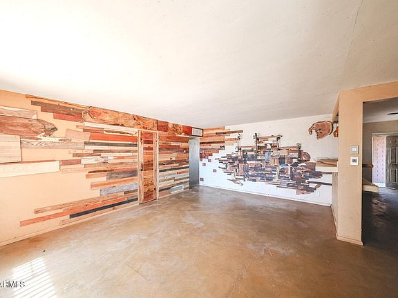 5th image of 1238 E ALMERIA Road