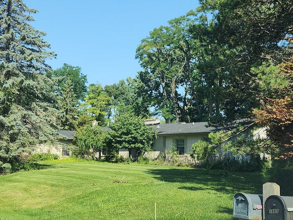 2nd image of 1900 Marie Cir