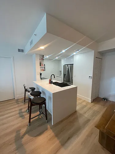 275 NE 18th St #Penthouse 05 Photo 1