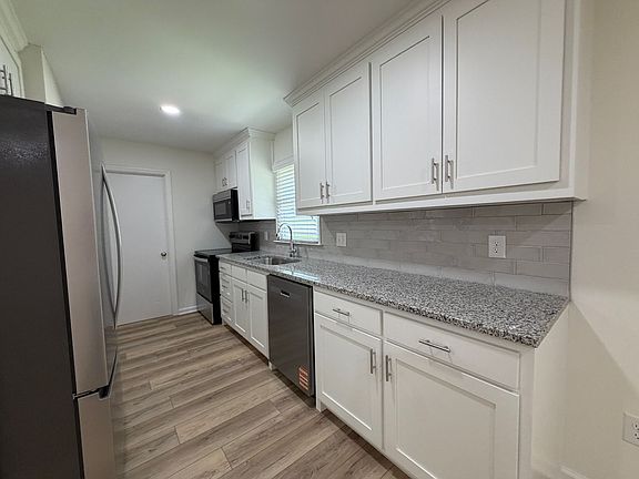 2nd image of 1111 Eaglewood Dr