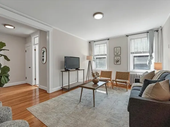 1945 Commonwealth Ave APT 27, Brighton, MA 02135