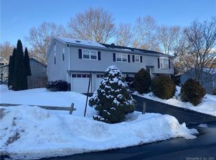 4 Thistle Down Ln, Naugatuck, CT 06770