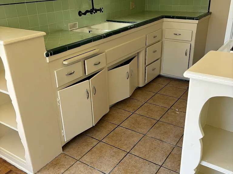 1121 S Sierra Bonita Ave #1121 — Photo 4