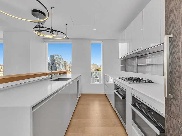 202 Broome St #11A — Photo 15
