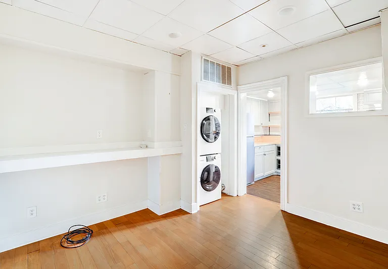 121 E Chestnut St #121B — Photo 8