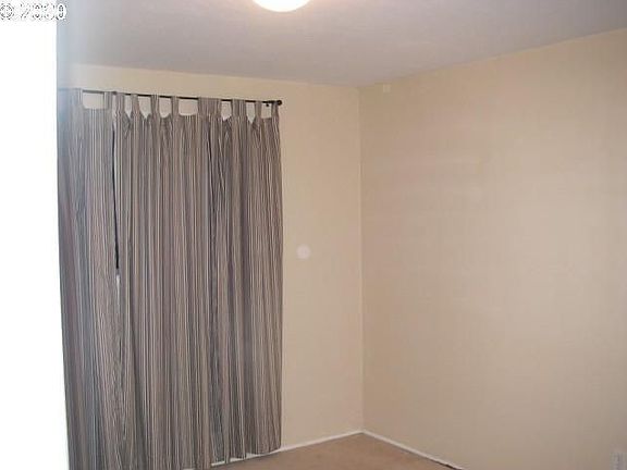 5th image of 3252 SE Olsen St