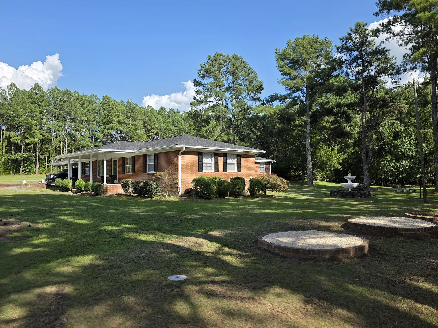 4 bed, 2880 sqft, $3,000 — Photo 2