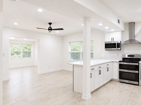 2nd image of 312 Hope Cir