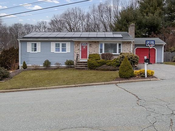 2nd image of 5 Sherri Dr