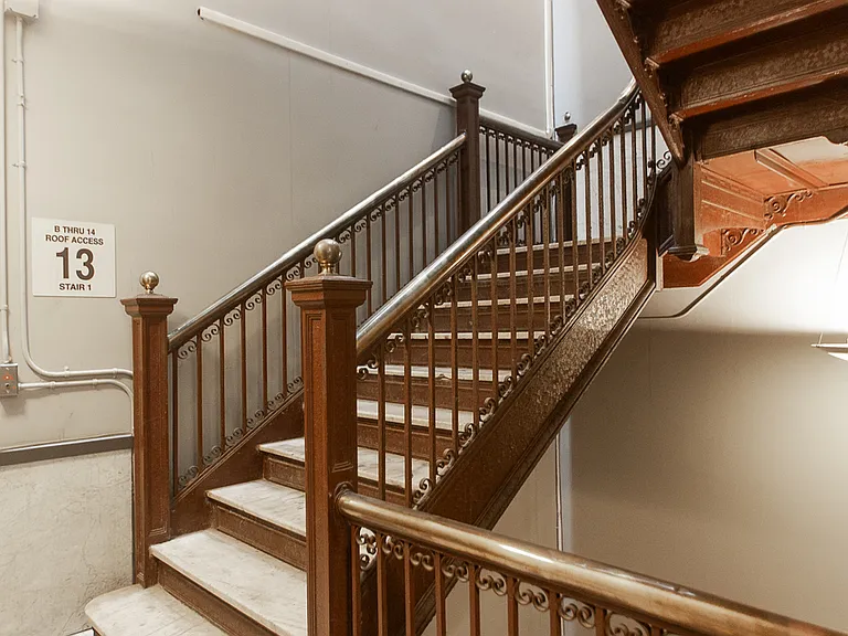 215 W 7th St #1301 — Photo 23