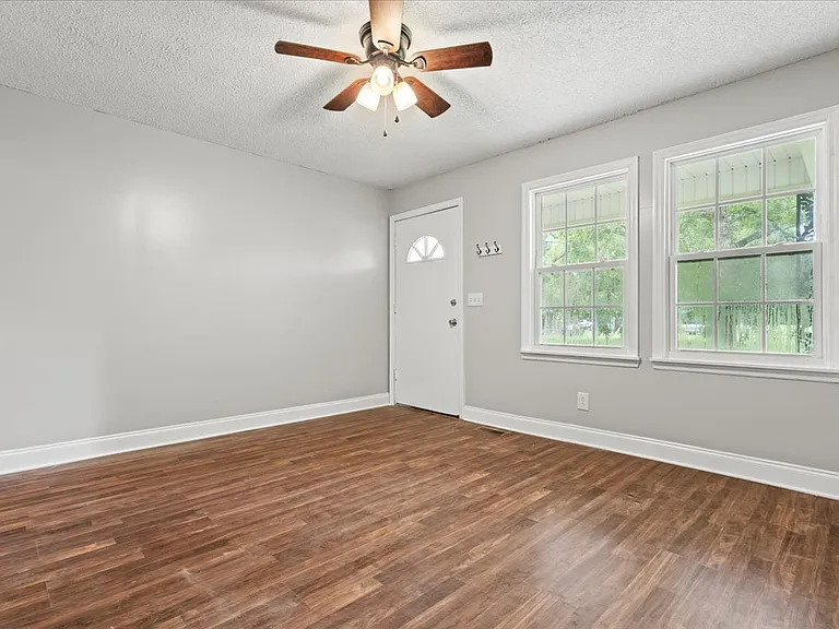 6112 Nazarene Rd — Photo 9
