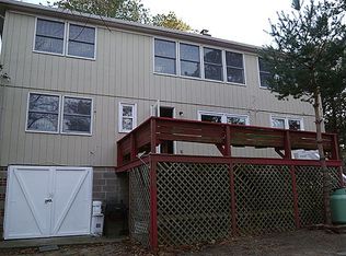 13 Sheridan Rd, Hampton Bays, NY 11946