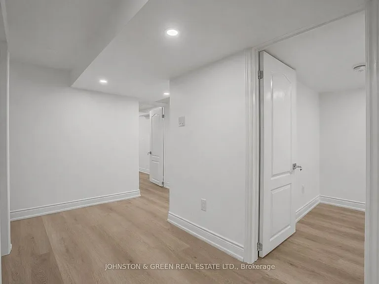 126 Slan Ave — Photo 8
