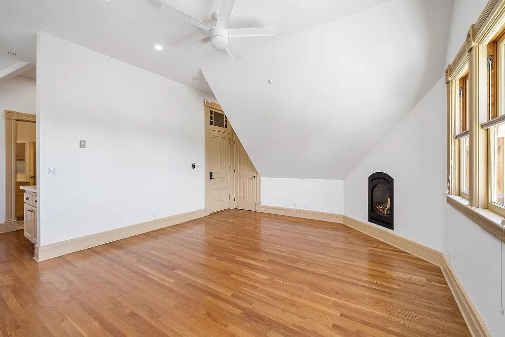 Studio, 550 sqft, $2,200 — Photo 4