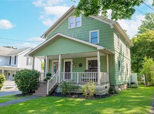 37 Summit St, Le Roy, NY 14482