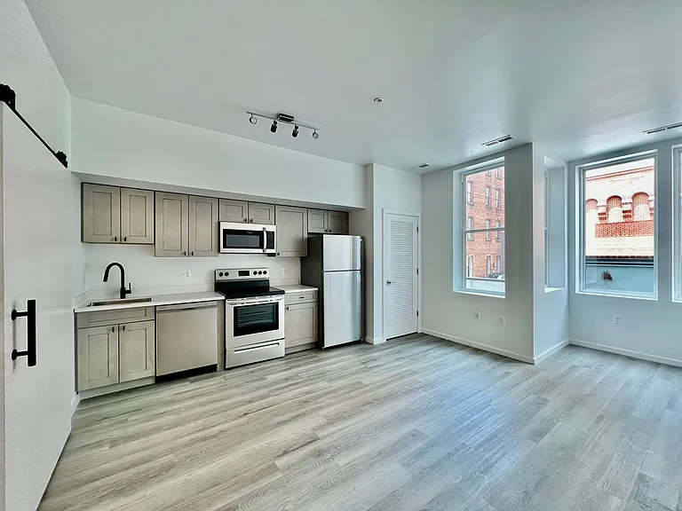 725 W Pratt St. — Photo 51
