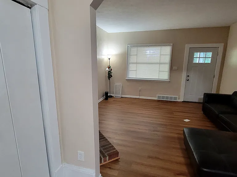 2266 Grandview Ave — Photo 22